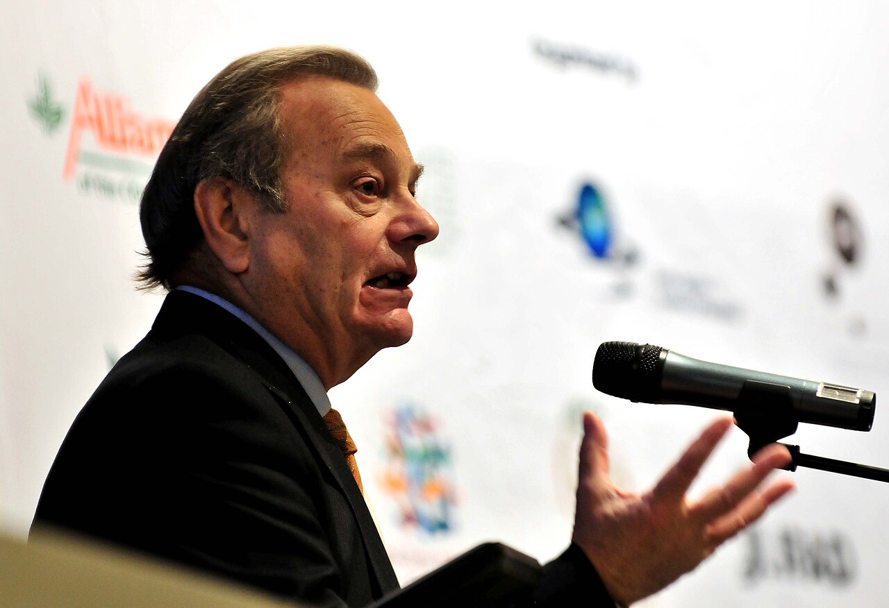 Prof. Gordon Conway. Photo (c) Neil Palmer (CIAT) Wiki