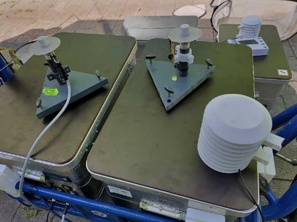 Flight mills that are transported by Bee-Bike.