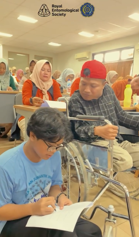 People attending a conference run by Jumantik Training with PERTUNI Indonesia - people with visual disabilities play an active role in efforts to prevent dengue fever (Supported by the RES EDI Grant 2025)